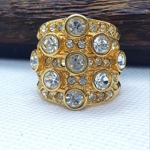 G0111 Gold tone cluster ring with CZ